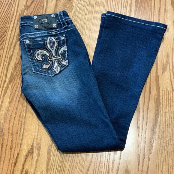 MISS ME Signature Boot Embellished Fleur De Lis Jeans - Picture 11 of 11